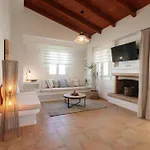 Tatil Evi Naxos Chalkion Beautiful Detsis House With Jacuzzi *